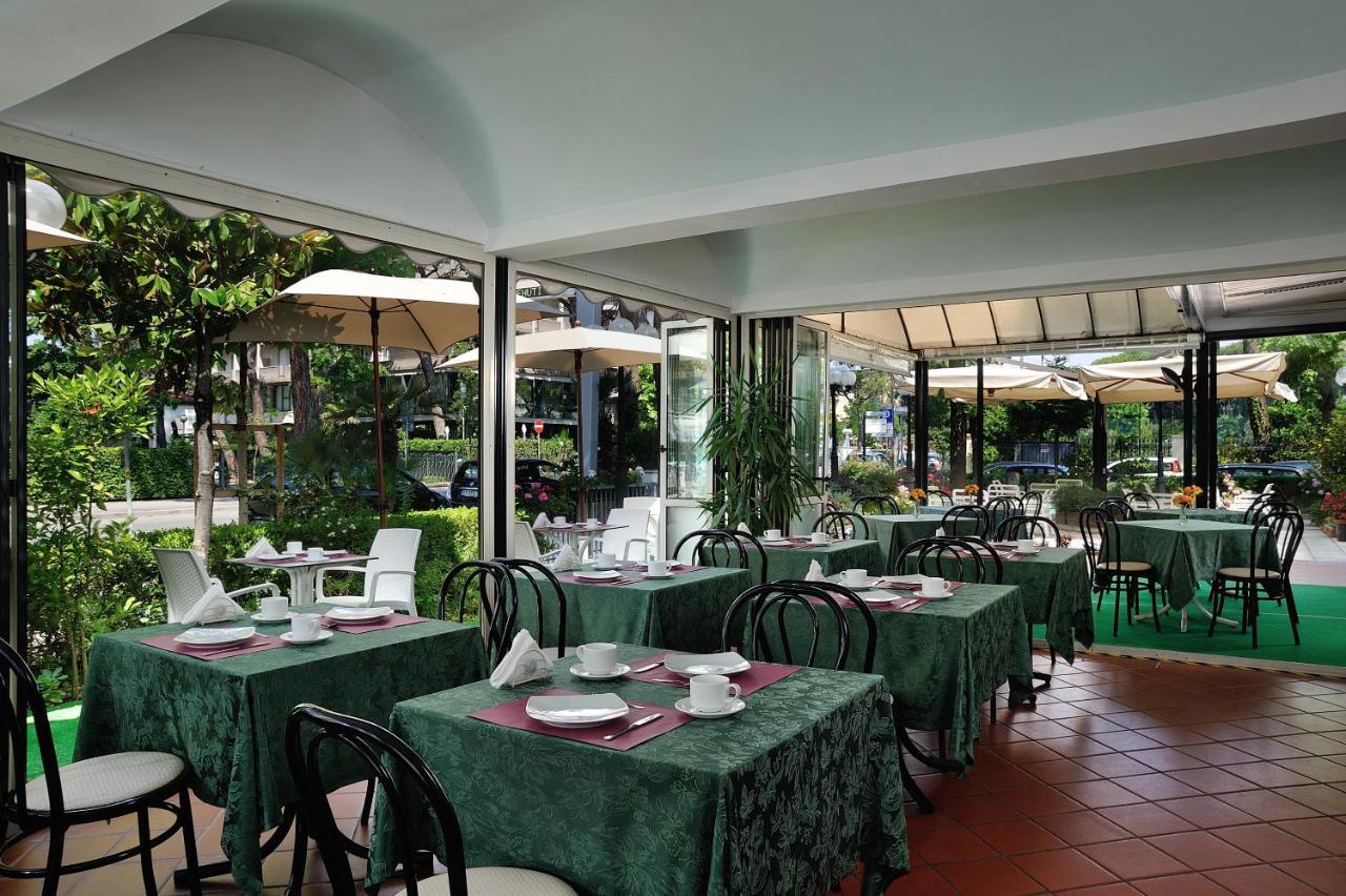 Hotel Suisse Milano Marittima Exterior foto