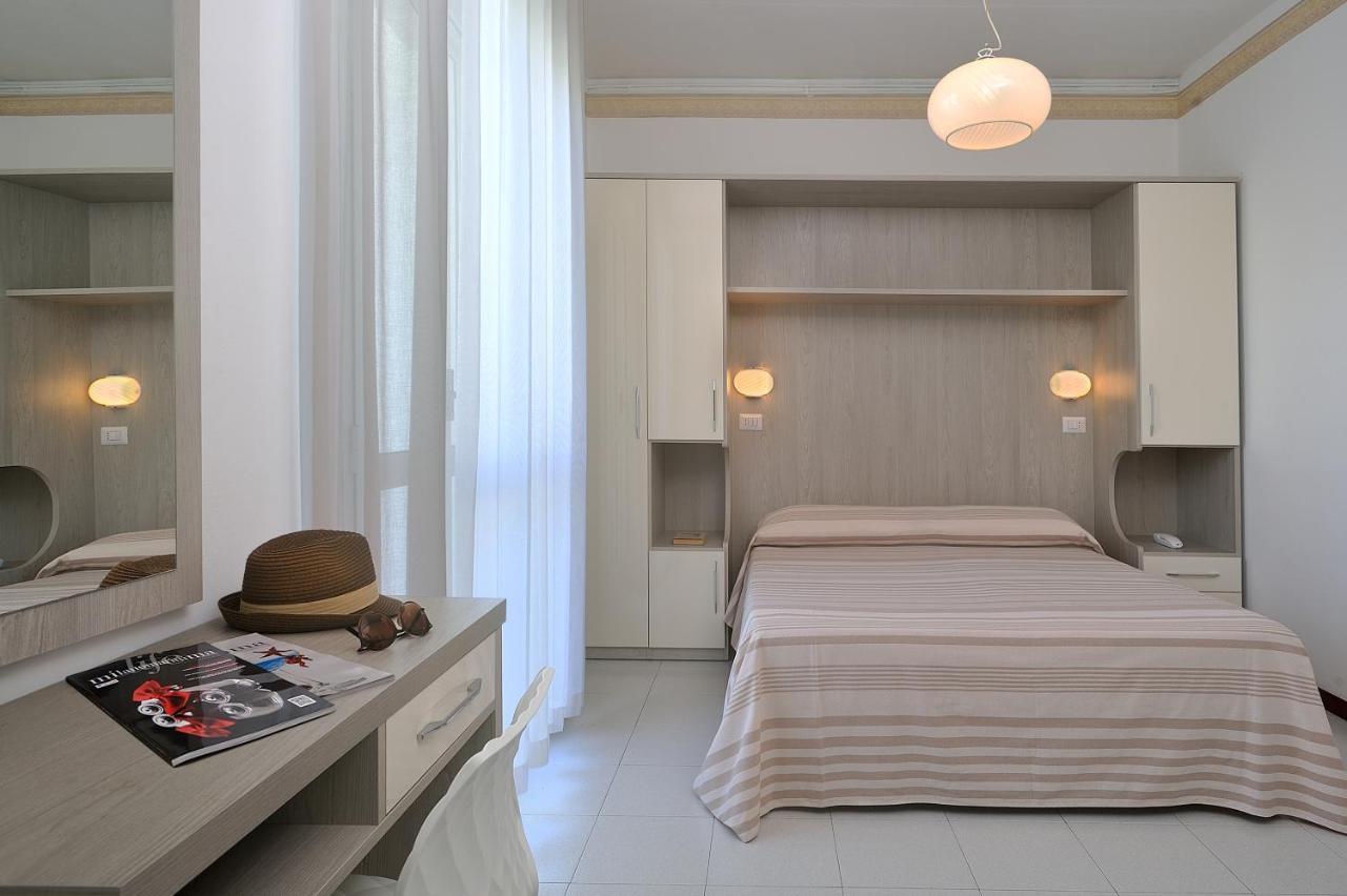 Hotel Suisse Milano Marittima Exterior foto